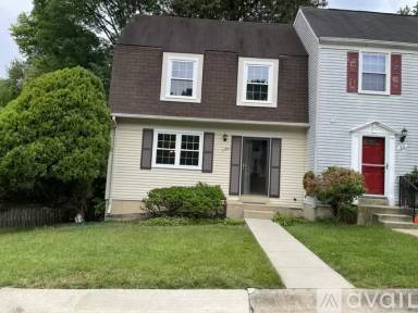 Main picture of 32 Baileys Ct