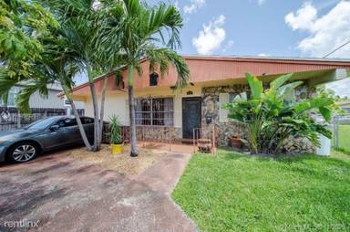Main picture of 8725 SW 34th St