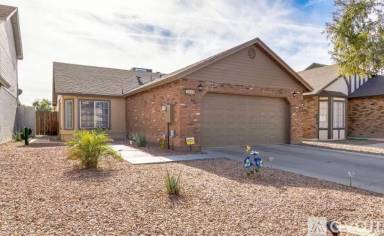 Main picture of 1319 W Straford Dr
