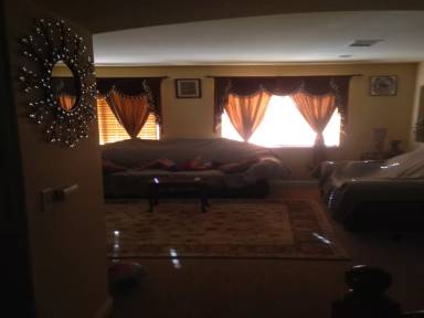 Main picture of 883 Kiwi St