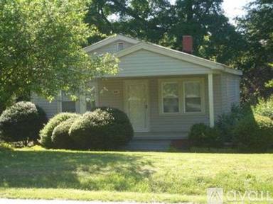 Main picture of 305 Ivydale Dr