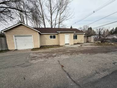 Main picture of 363 Phelps Ave