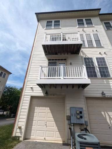 Main picture of 9501 Knights Walk Ln