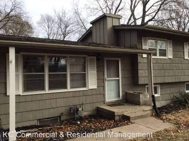 Main picture of 7201 NW Winter Ave