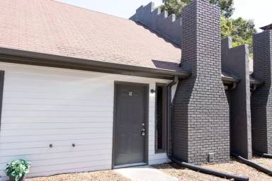 Main picture of 18 S Germantown Rd