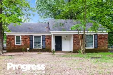 Main picture of 323 Huntsmoor Dr