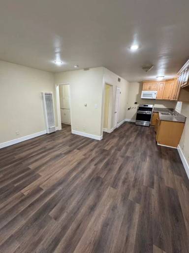 Main picture of 754 E 84th Pl