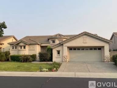 Main picture of 699 Canyon Oak Ln