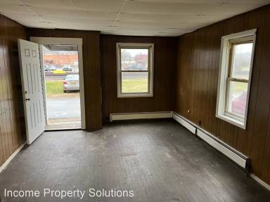 Main picture of 25 Railroad Ave