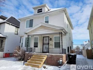 Main picture of 4212 Seneca St