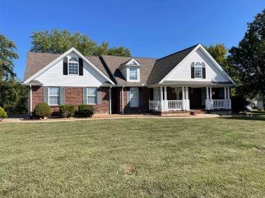 Main picture of 405 Bluff Dr