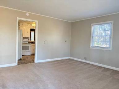 Main picture of 200 Bond St