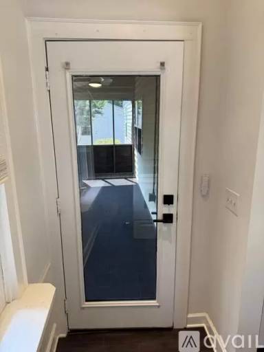 Main picture of 913 Bryan Ave