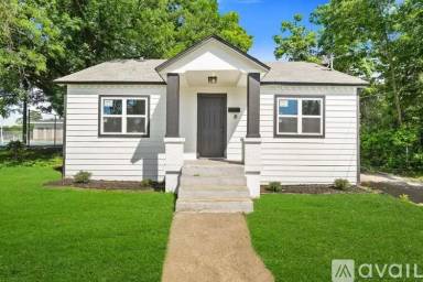 Main picture of 2535 Pine St