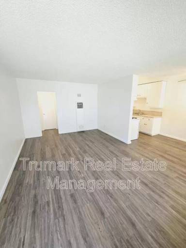 Main picture of 110 N Cedar St