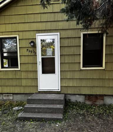 Main picture of 729 1/2 Pine St