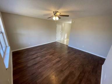 Main picture of 3483 Willow Ln