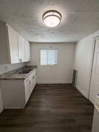 Main picture of 708 N Lacy St