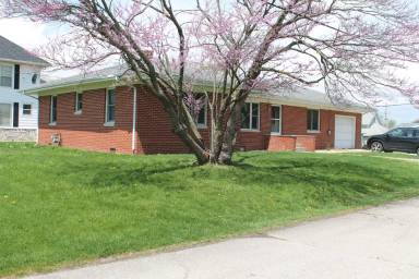 Main picture of 204 East St
