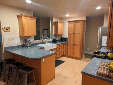 Main picture of 5857 Malloy Ave