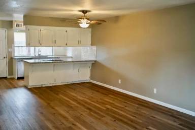 Main picture of 520 W Sierra Ave