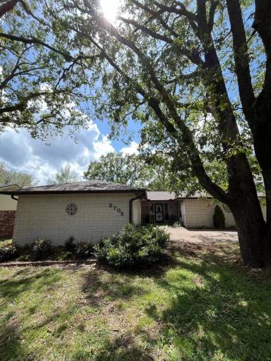Main picture of 2702 Eidson St