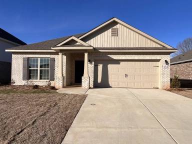 Main picture of 153 Cherry Laurel Dr