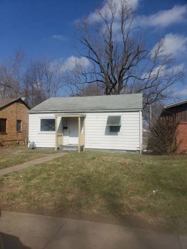 Main picture of 2265 E Laurel St