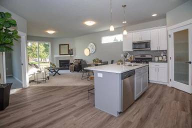 Main picture of 402 N Mayhew Ln
