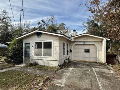 Main picture of 13310 Gillespie Ave