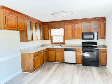 Main picture of 1136 Beechwood Dr