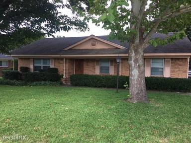 Main picture of 6311 Stonewall St