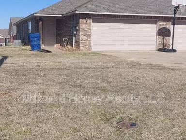 Main picture of 2710 W Oklahoma Ave