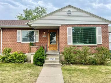 Main picture of 1922 E Hillcrest Ave