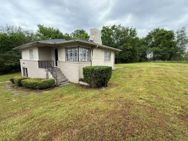 Main picture of 605 Forestdale Blvd