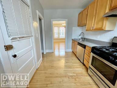 Main picture of 2147 W Lunt Ave