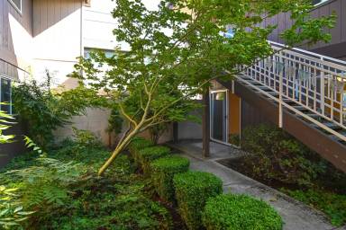 Main picture of 625 E 16th Ave