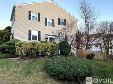 Main picture of 348 Harry S Truman Dr
