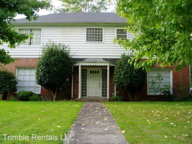 Main picture of 745 SW Baker St