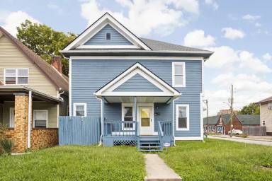 Main picture of 2962 N Delaware St