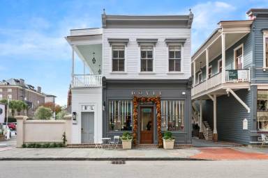 Main picture of 123 King St