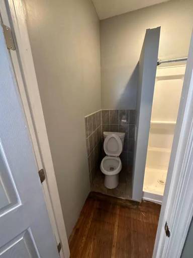 Main picture of 1315 W Roosevelt Blvd