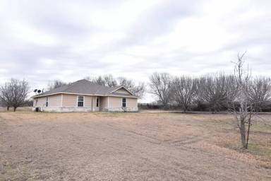 Main picture of 4951 E US Highway 190