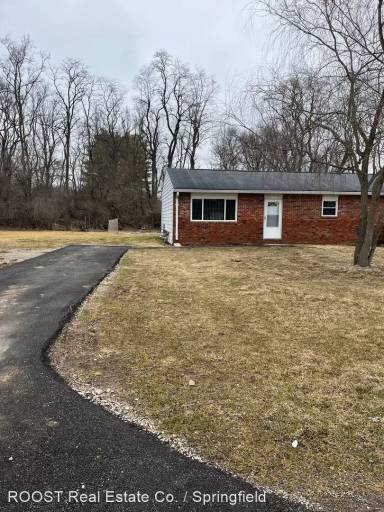 Main picture of 3317 Upper Valley Pike