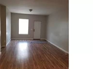 Main picture of 3723 E Lombard St