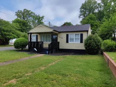 Main picture of 304 Plymouth Ave