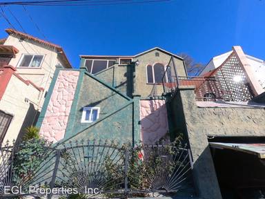 Main picture of 1074 N Rowan Ave