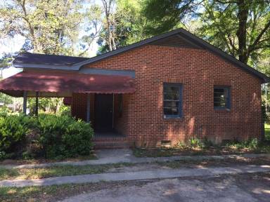 Main picture of 631 W Lincoln Ave