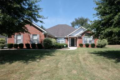 Main picture of 21963 Silver Oaks Cir