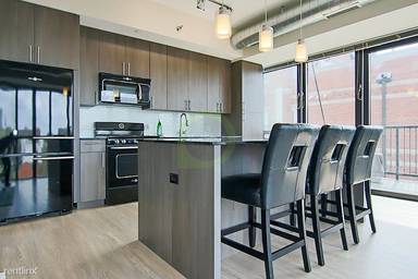 Main picture of 211 W Scott St